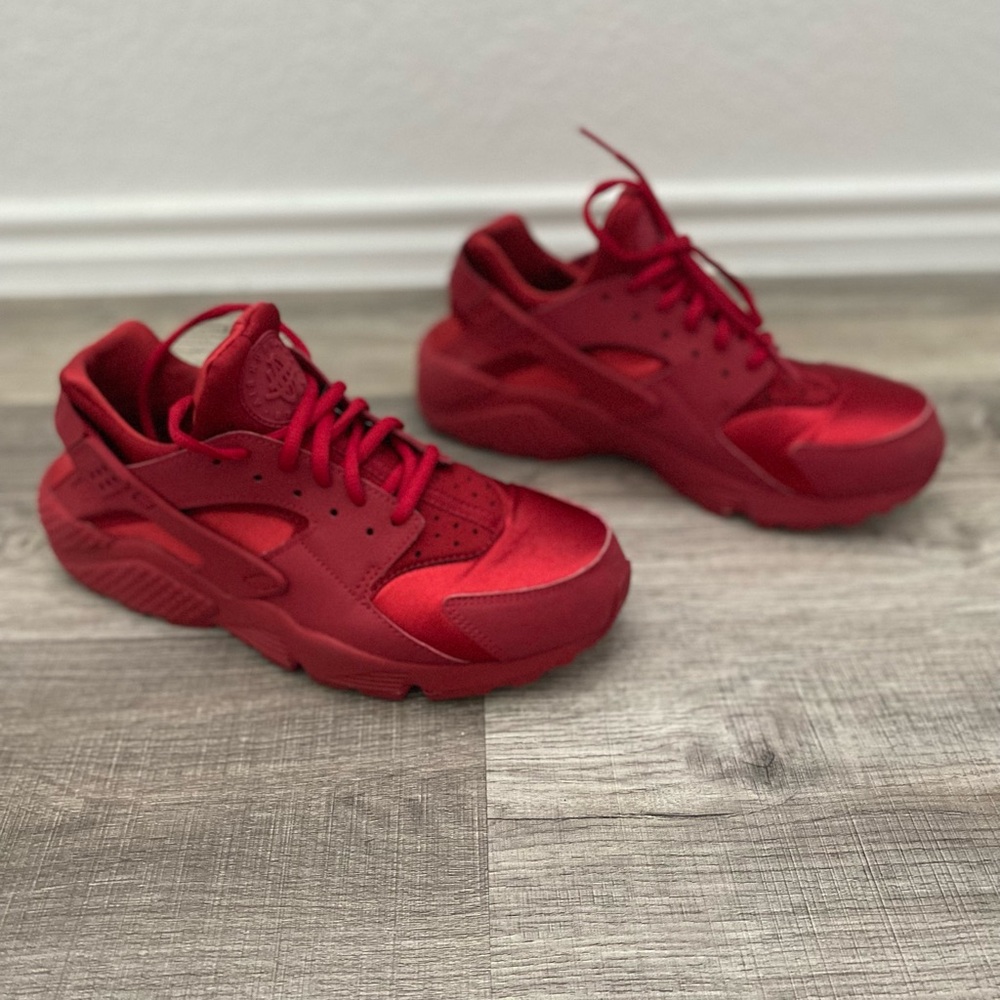 Nike Huarache size 9.5